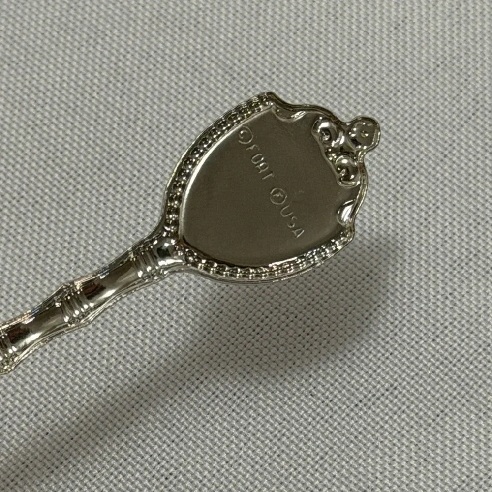 Smoky Mountains USA Souvenir Spoon Bear‎ Shield Silver Tone Travel Decor Vintage